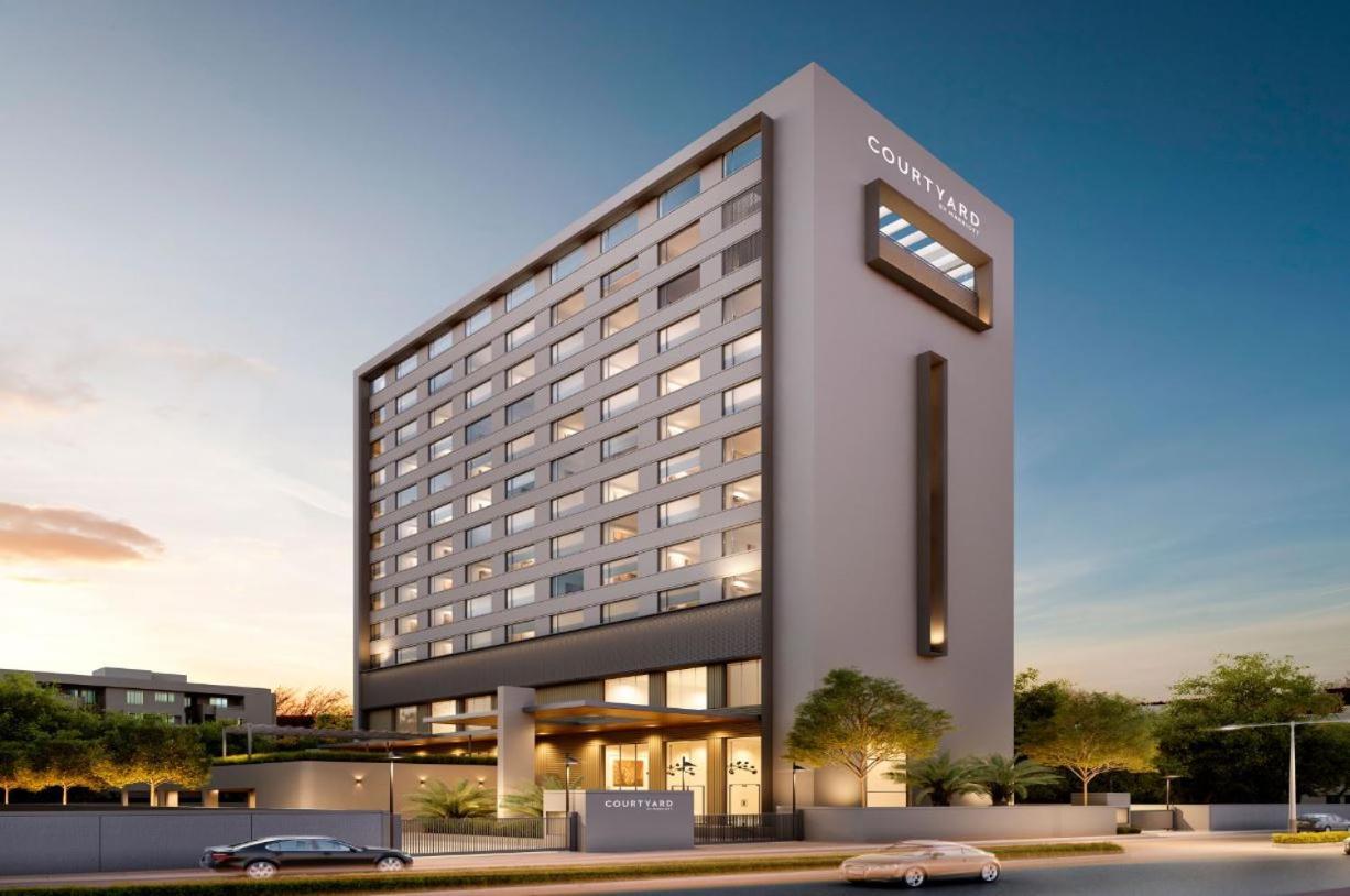 Courtyard By Marriott Vadodara Eksteriør bilde